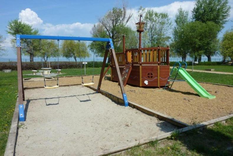 Szin-Aranyhid Apartman Siofok Luaran gambar